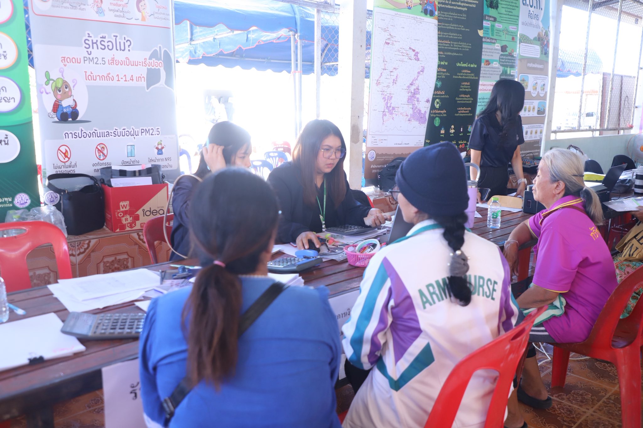 title - “ส.ป.ก. ไม่ทิ้งใครไว้ข้างหลัง” เลขาฯ สั่งลุย ศูนย์เคลื่อนที่ เร่งช่วยเกษตรกรในเขตปฏิรูปที่ดินในพื้นที่เสี่ยงภัย